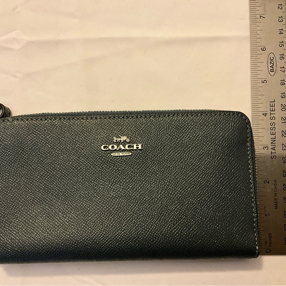 Coach Wristlet - Green - Picture 5 of 8